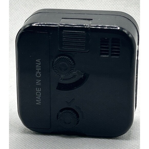 Mini Felong QUARTZ Travel Clock Alarm battery Operated 2-1/2" X 2-1/2" - Picture 2 of 3